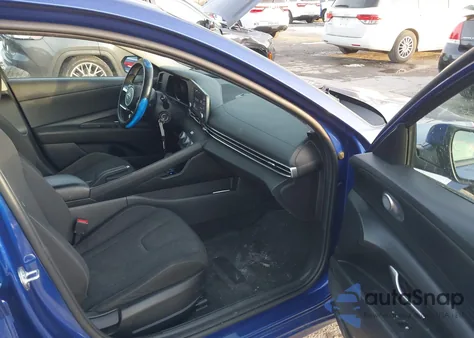 2021 Hyundai Elantra Se z USA, uszkodzony, nr VIN KMHLL4AG1MU179649